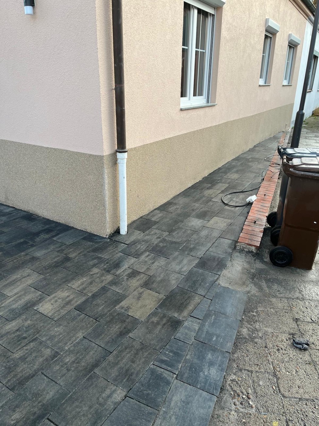 Von Stein Profi gepflasterte Einfahrt aus Betonstein in Bremen